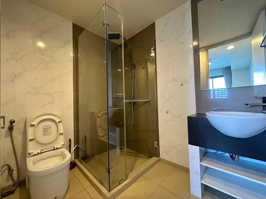 Sea View -High Floor 2 Bed Room Excellent Location Pattaya Exterior photo