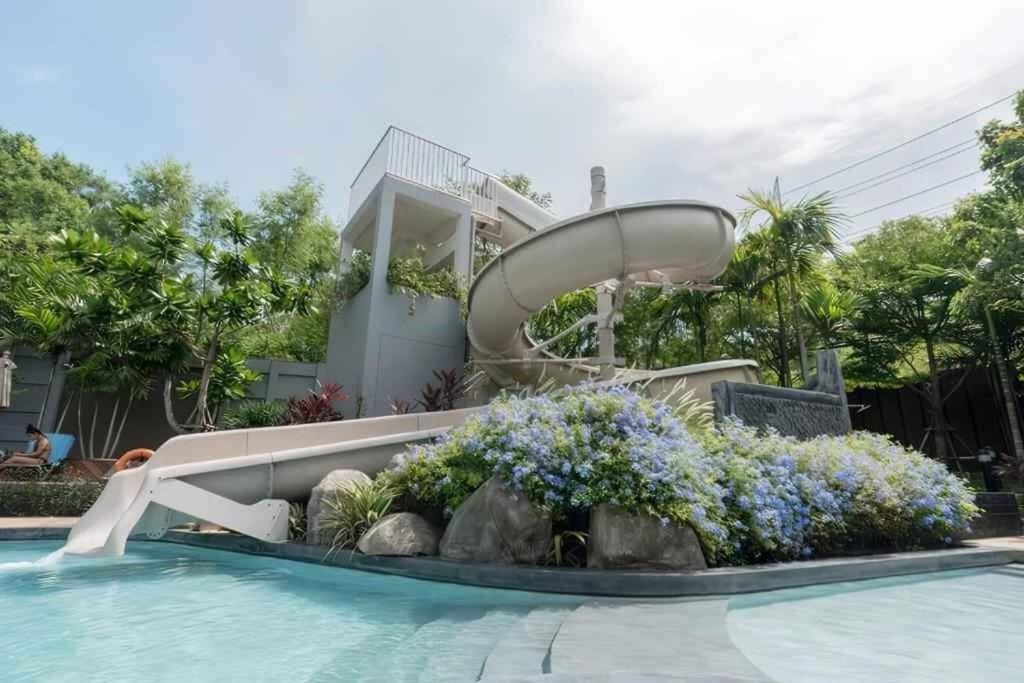 Sea View -High Floor 2 Bed Room Excellent Location Pattaya Exterior photo