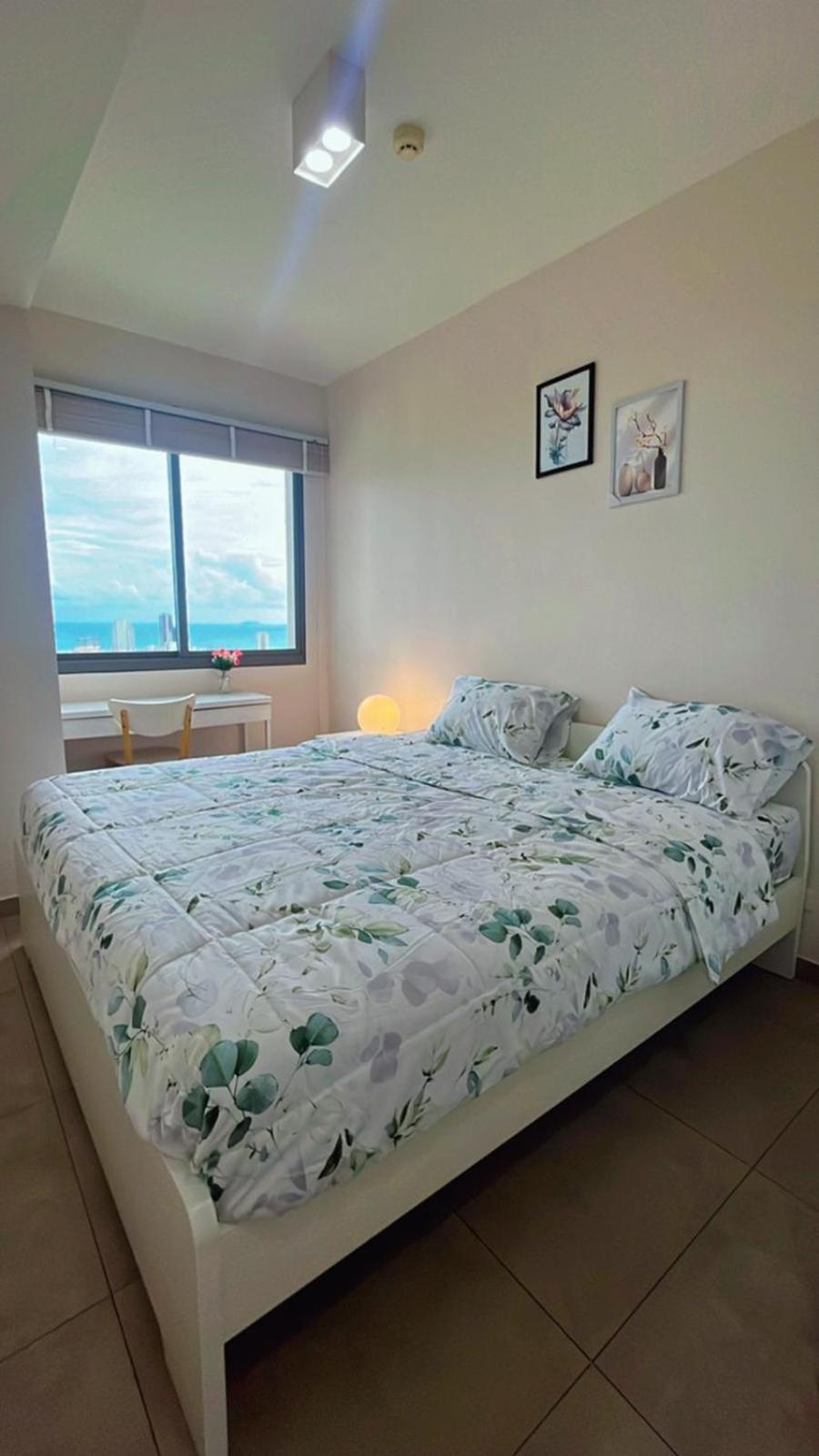Sea View -High Floor 2 Bed Room Excellent Location Pattaya Exterior photo